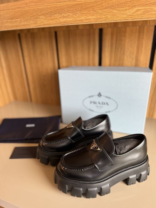 Prada лоуфъри пълен комплект ест.кожа 239лв