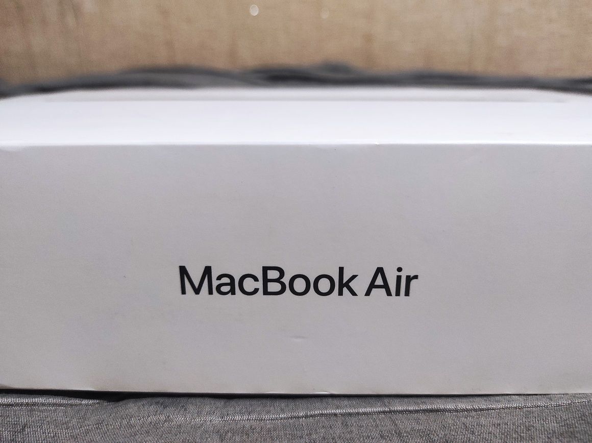 Mac Book Air M1/8/256/%100