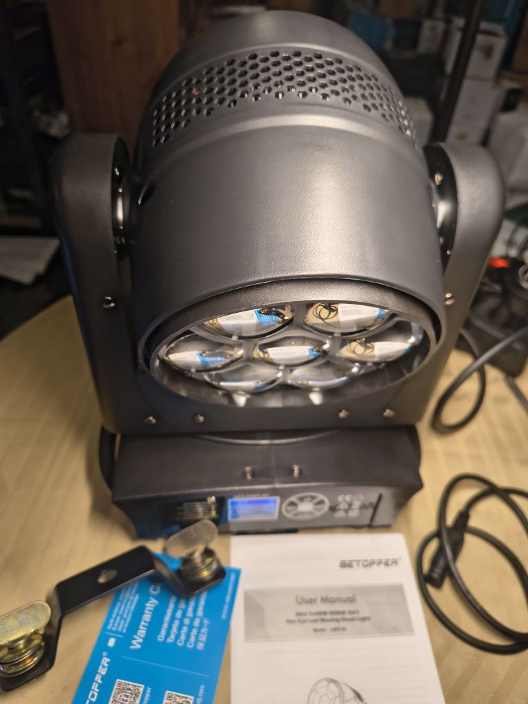BETOPPER Подвижна глава 7x40W RGBW Beam/Wash/Zoom/CTO ефект Bee Eye LE