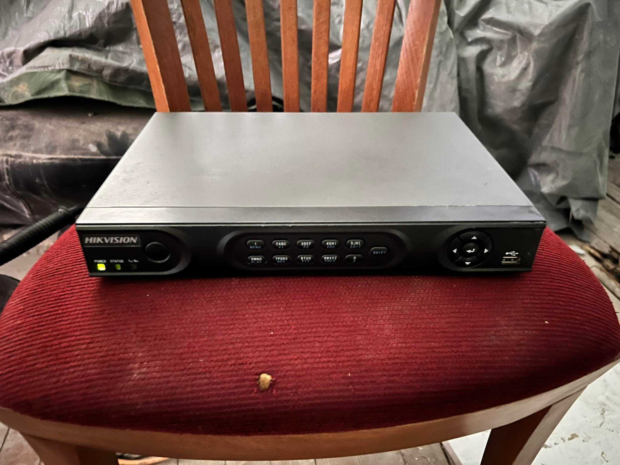 DVR Hikvision DS-7216 HVi-ST/SN