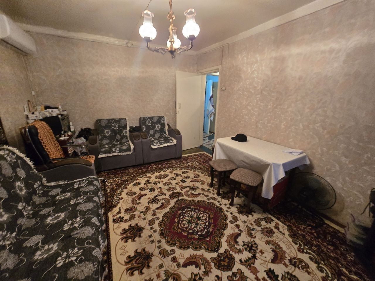3х комн. квартира в Спутник 8 (Сергели). 3/1/2 (1-этаж). Дом деревян.