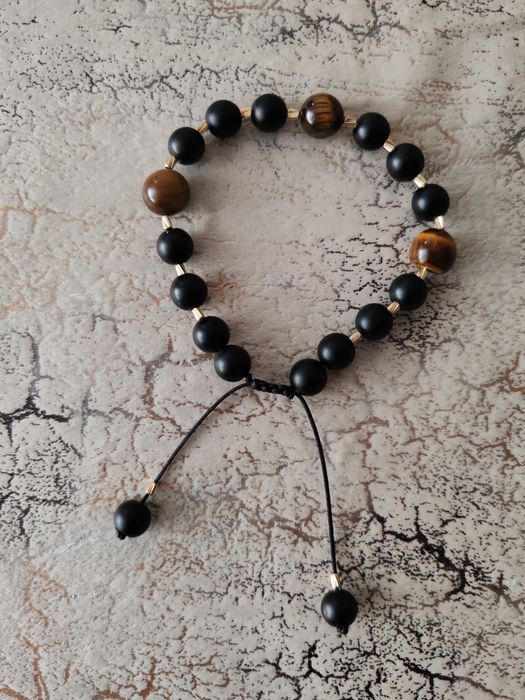 Мъжка гривна със злато и камъни оникс