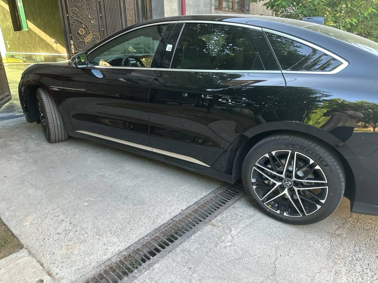 СРОЧНО продается BYD HAN 701 Smart.