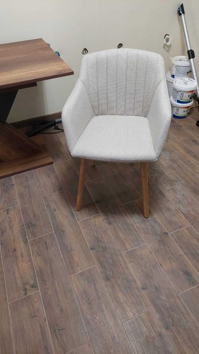 Комплект  сгъваема трапезна маса с 4 стола /чисто нови/