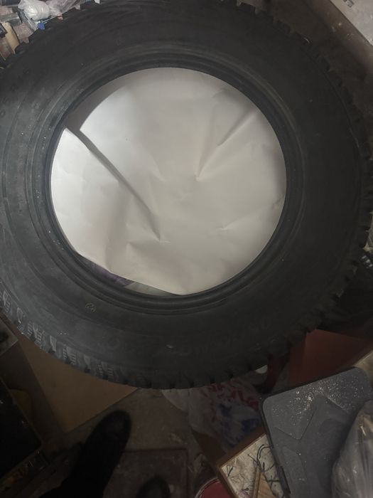 Зимние шины отличные шипованные