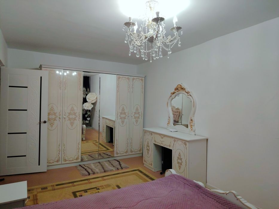 Сдается 3 комнатная квартира, на втором этаже со всеми удобствами.