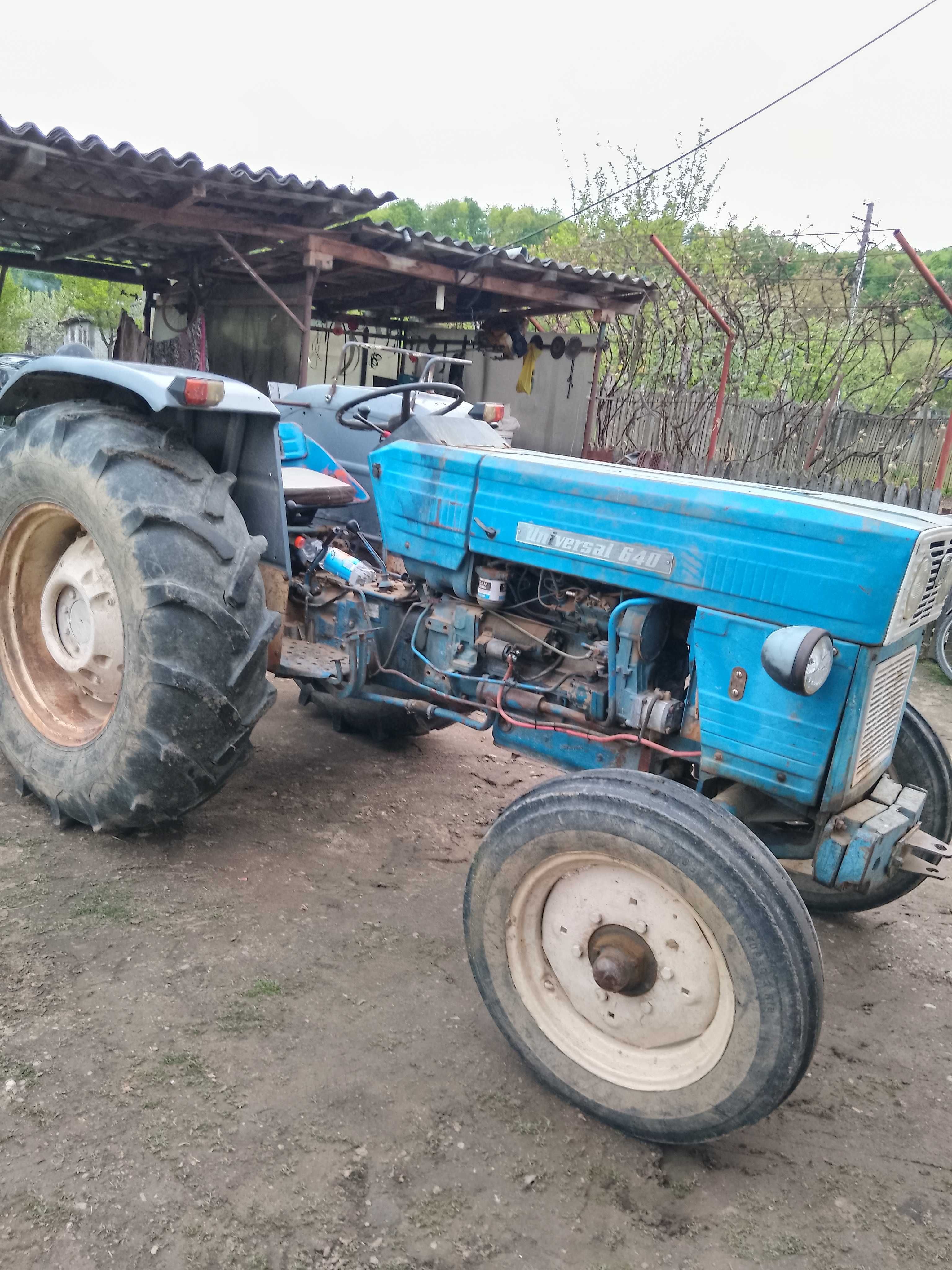 vând tractor 640