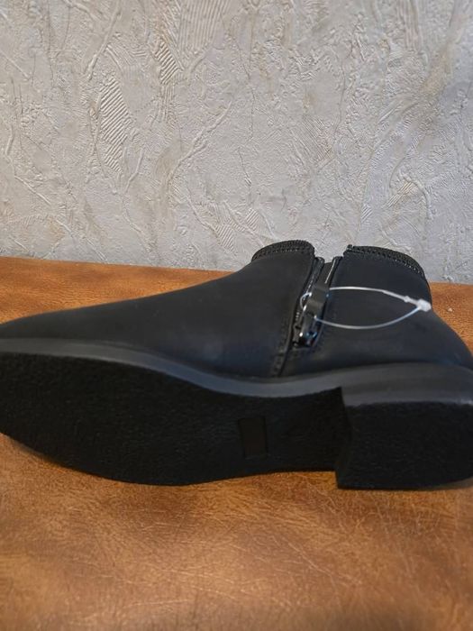 Нови черни ботички