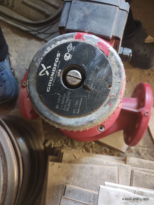 насос 3х фазный в  хорошем состоянии.