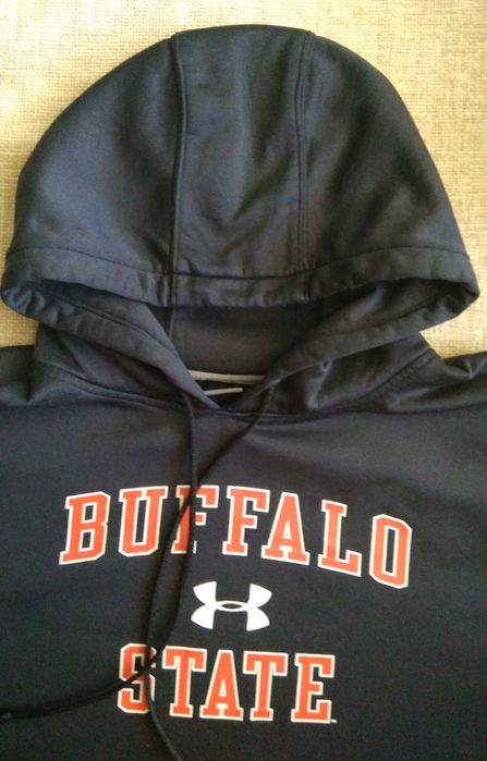 Суичър с качулка UNDER ARMOUR THERMA FIT. Ватиран. Размер XL.