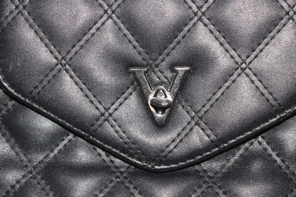 Ежедневна дамска чанта V, черна, еко кожа