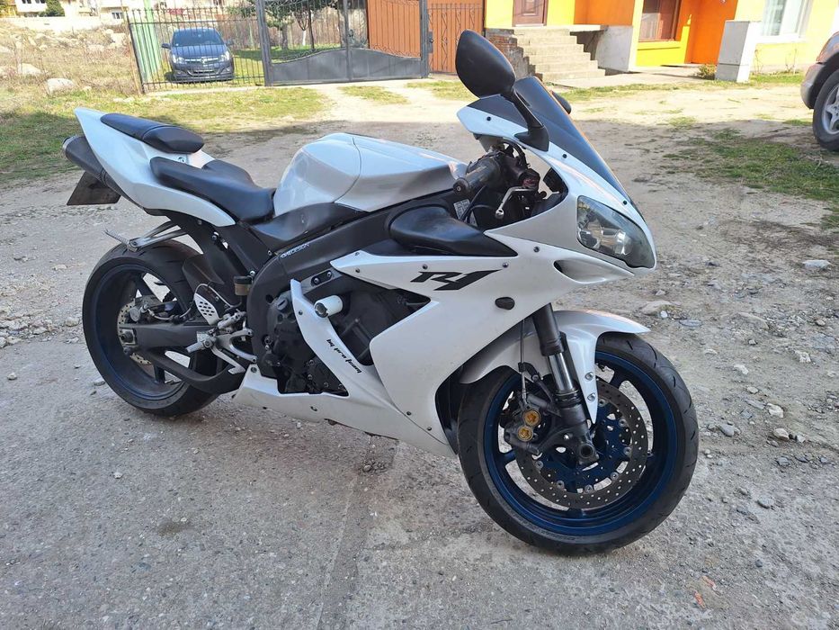 Yamah yzf -r1 7800
