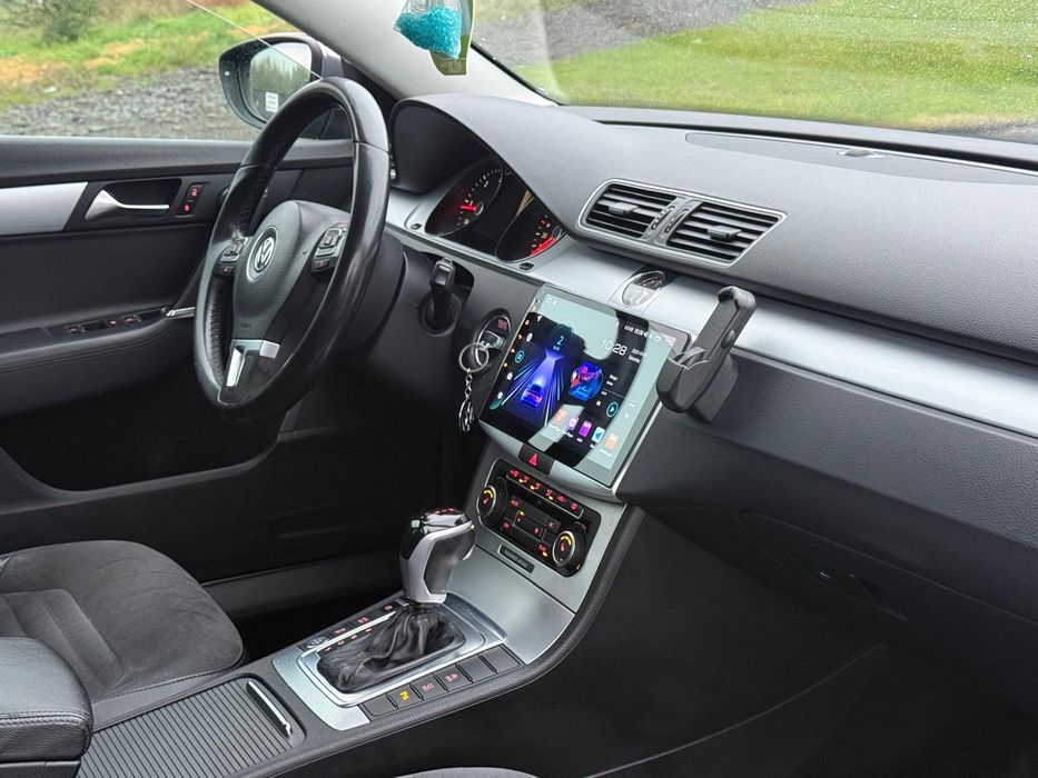 Vând passat b7 An 2011 E5 Motor 2.0 170 Cutie DSG