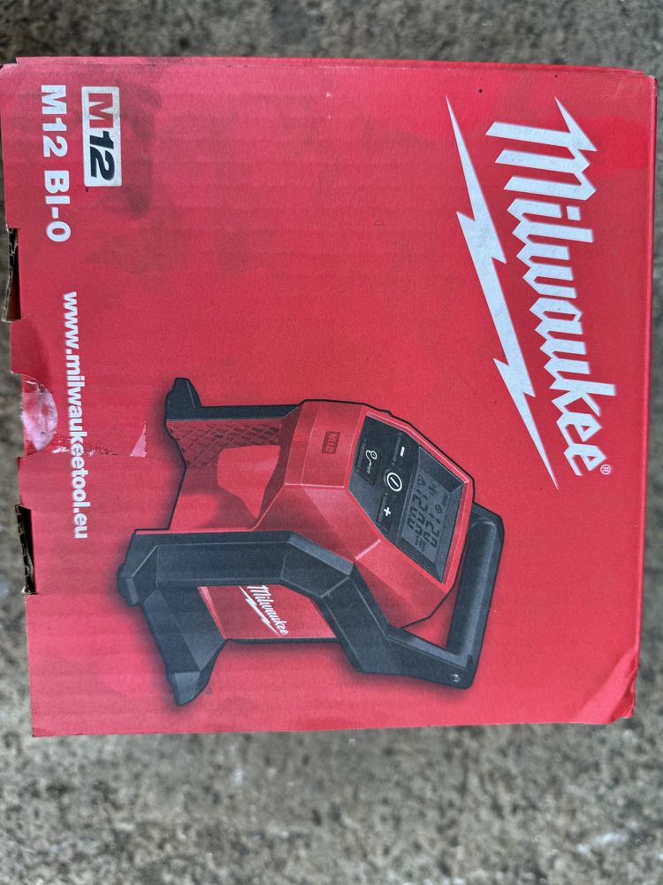 *НОВО!* Акумулаторен компресор Milwaukee® M12