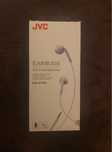Кабелни слушалки JVC HA-F17M с микрофон - бели