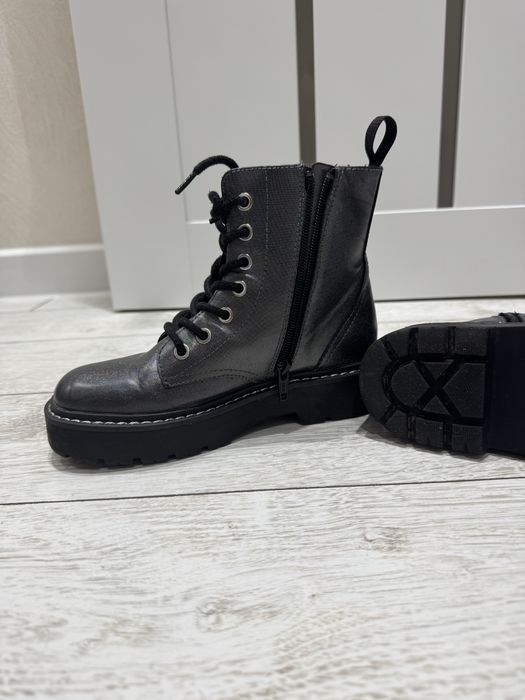 Продам ботинки H&M для девочки