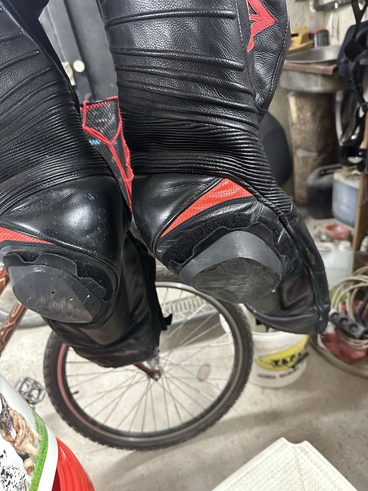 Цял кожен екип Dainese 56