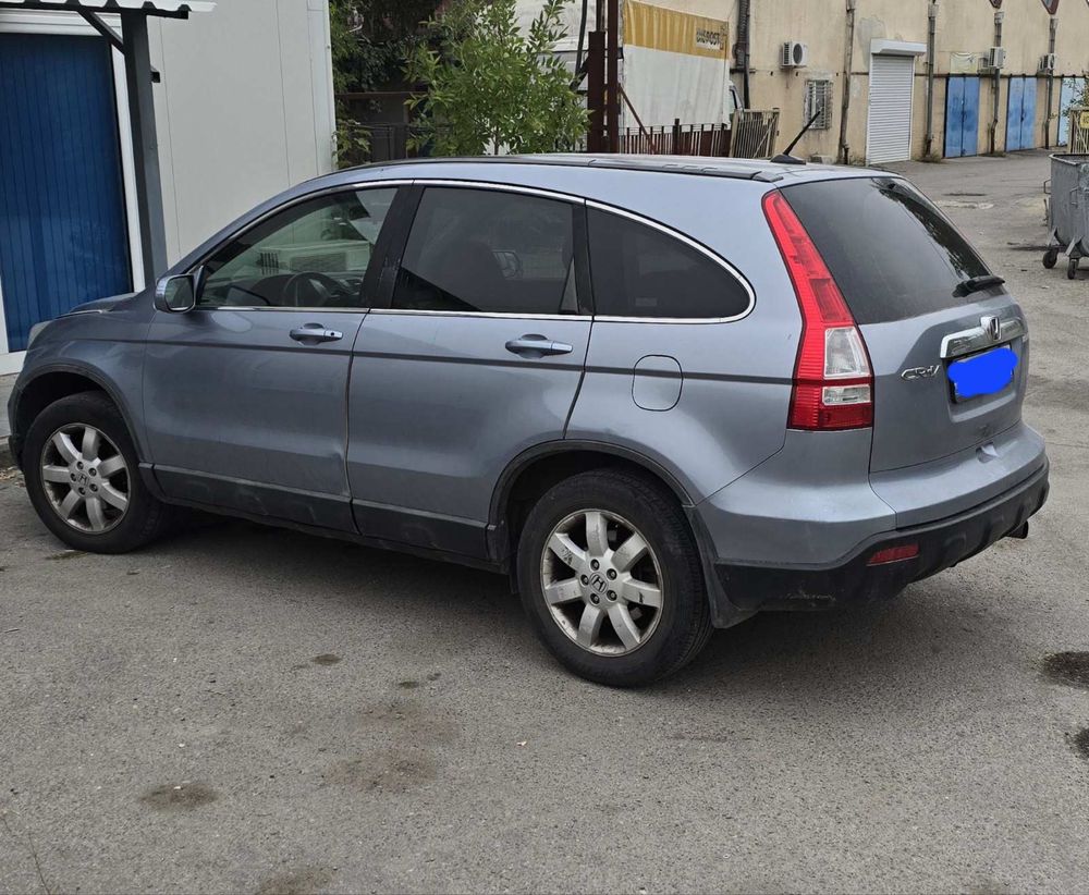 Продавам Honda CR-V