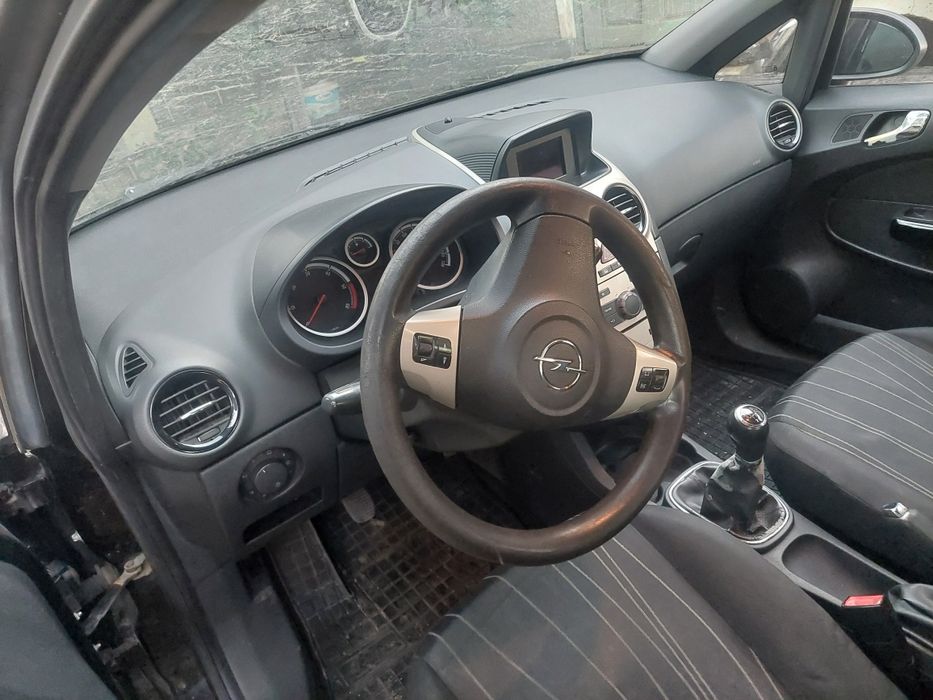 Dezmembrez opel corsa D 1.3 cdti