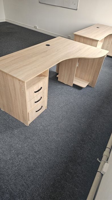 Офисный рабочий стол