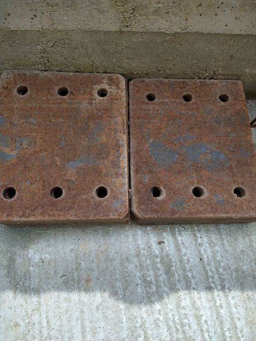 Vand placi otel pentru talpi hale sau alte intrebuintari. Pret pe buc.