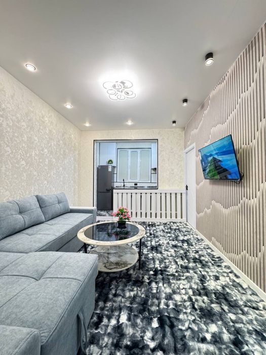 Срочно продаётся квартира 2 переделаная в 3 комнатную,метро М.Улугбек