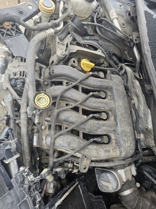 Dezmembrez Renault Megan 3 1.4i 16v 1.6 16v motor cutie far stop haion