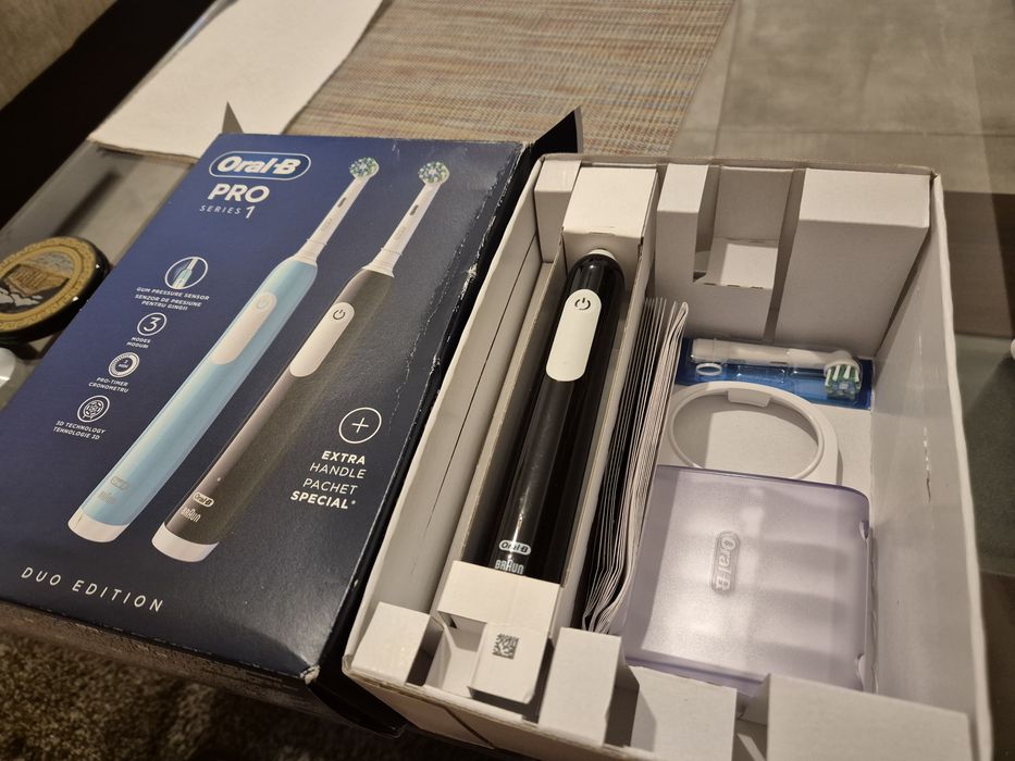 Periuta dinti Oral-B PRO 1 noua cu garantie (dock incarcare cadou)