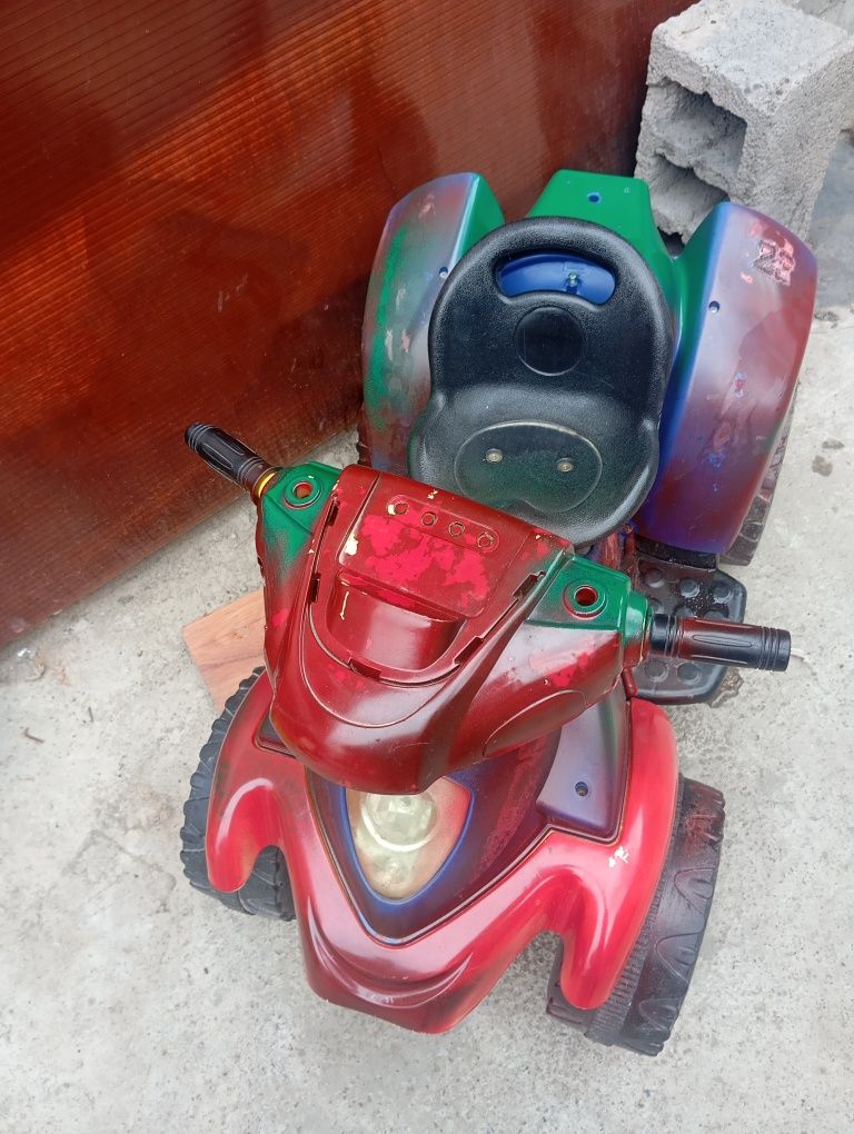 Детский квадроцикл, с педалью и мотором не работает требует ремонта