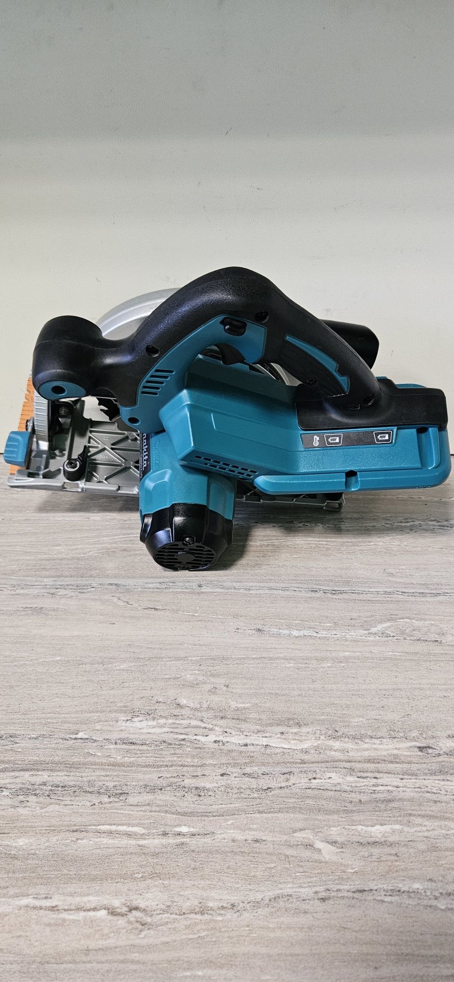 Makita Циркуляр DHS710 36V