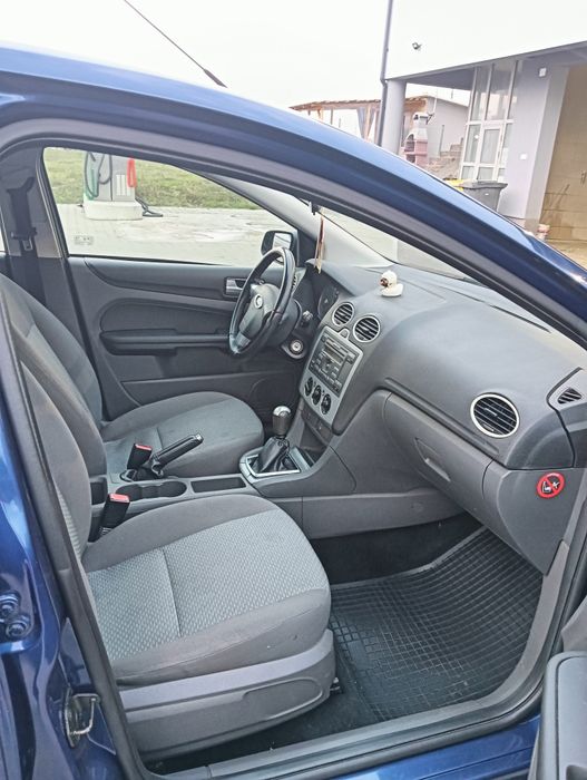 Vând Ford focus 2