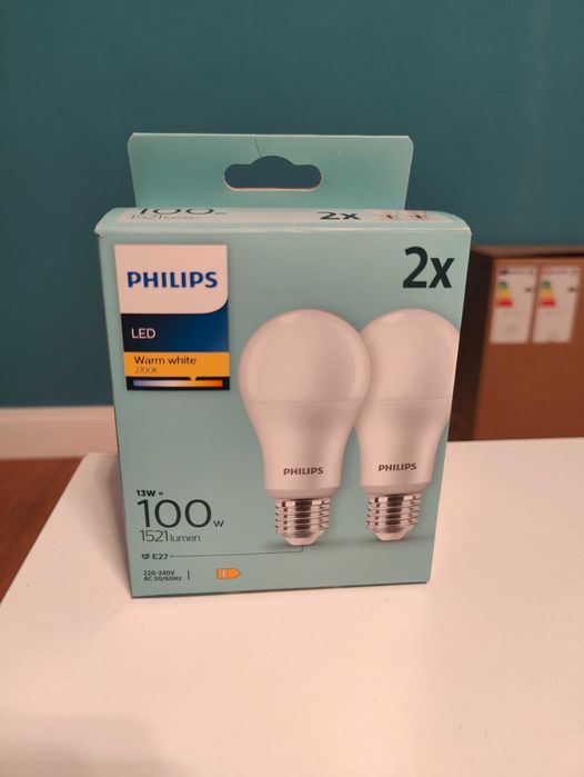 Becuri LED Philips A67 E27 13W (100W) 1521 lm lumina calda (2700K)