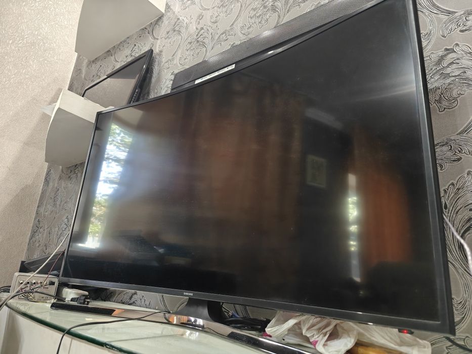 Smart TV 4K Samsung UE49MU6300U 49 дюймов 124 см