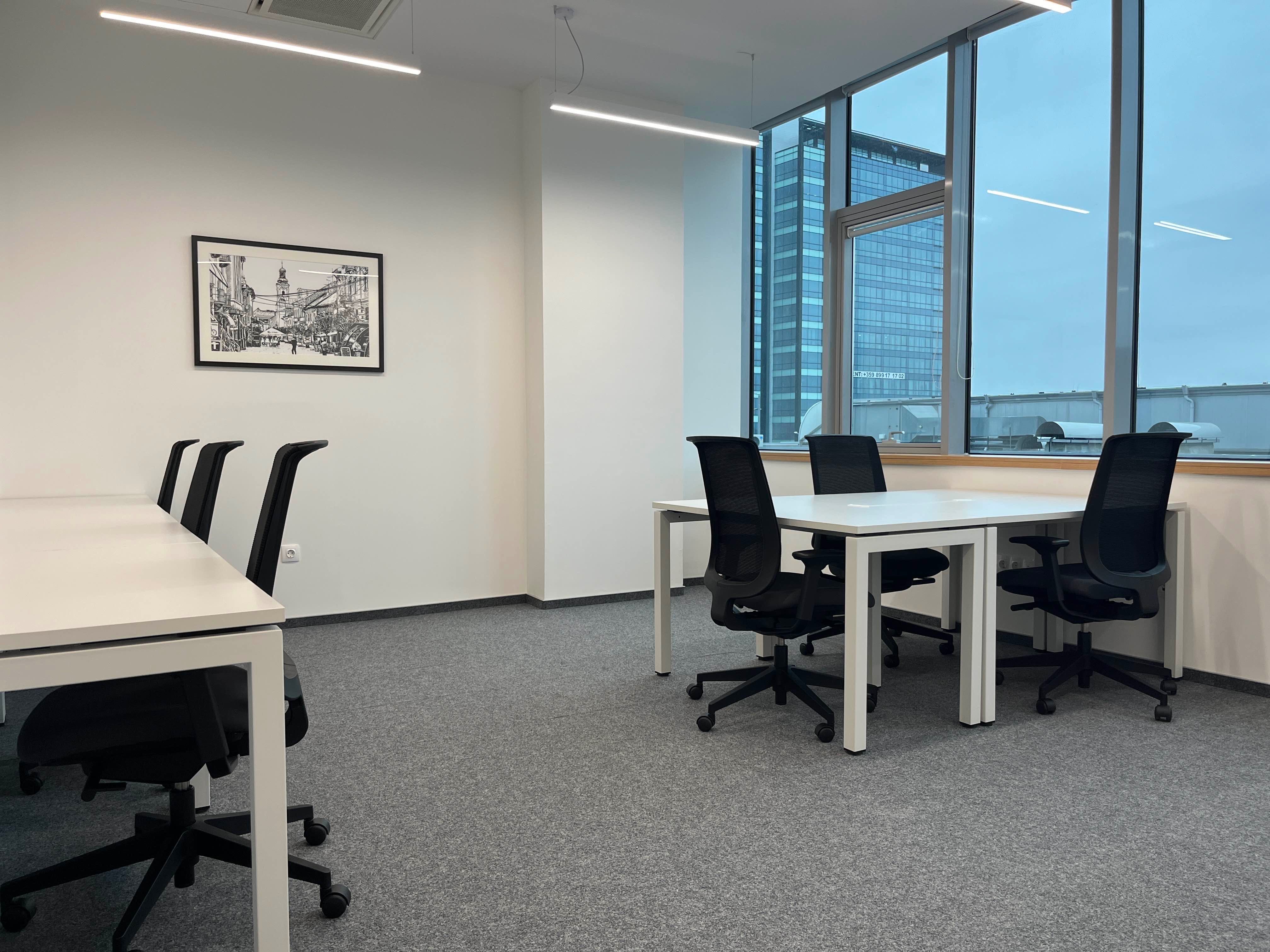 Самостоятелно офис пространство за 3-4 души в Regus Porsche Center