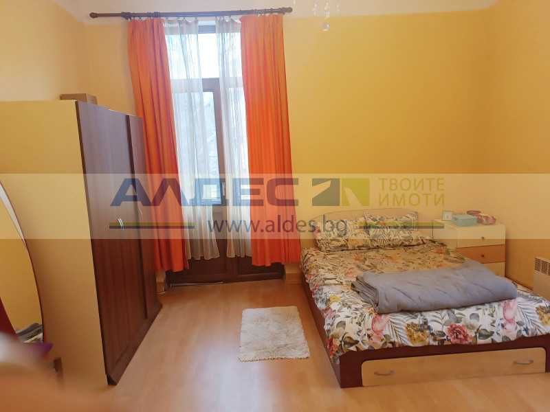 Дава се под наем Тристаен апартамент в София, Център - 120 кв.м за 650 € - Снимка #4