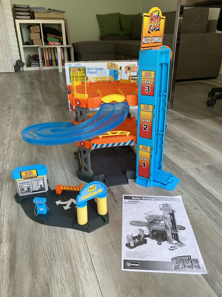 Писта, гараж, паркинг Hot Wheels, Fisher Price, Burago