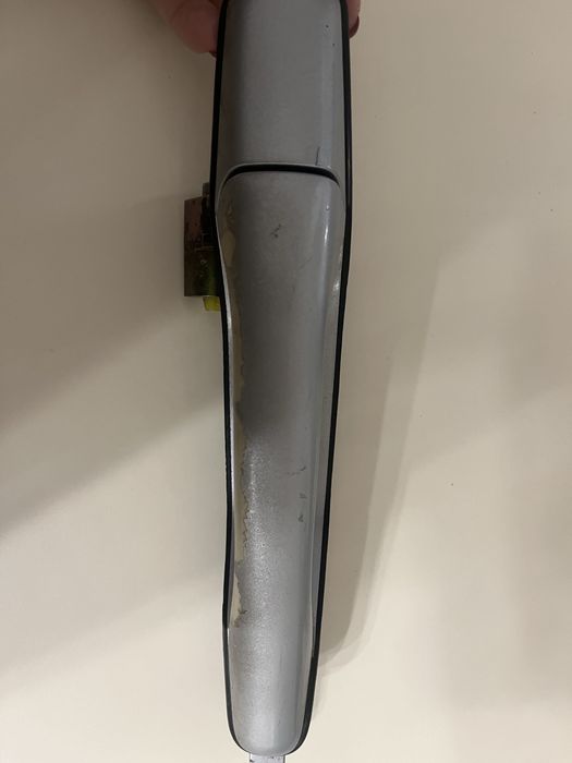 Продам дверную ручку на авто