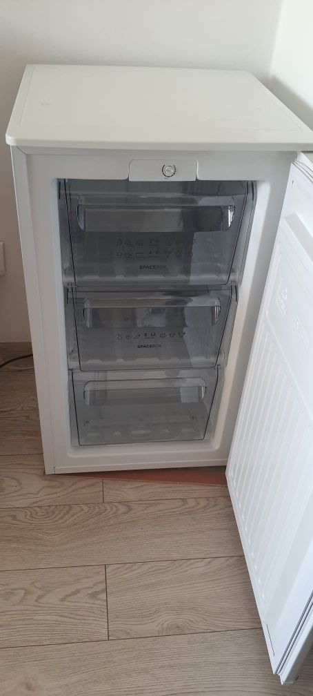 Vând congelator Gorenje