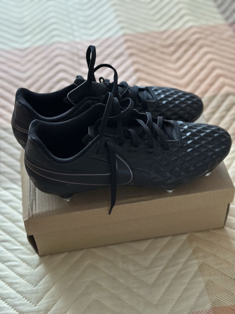 Butonki nike tempo