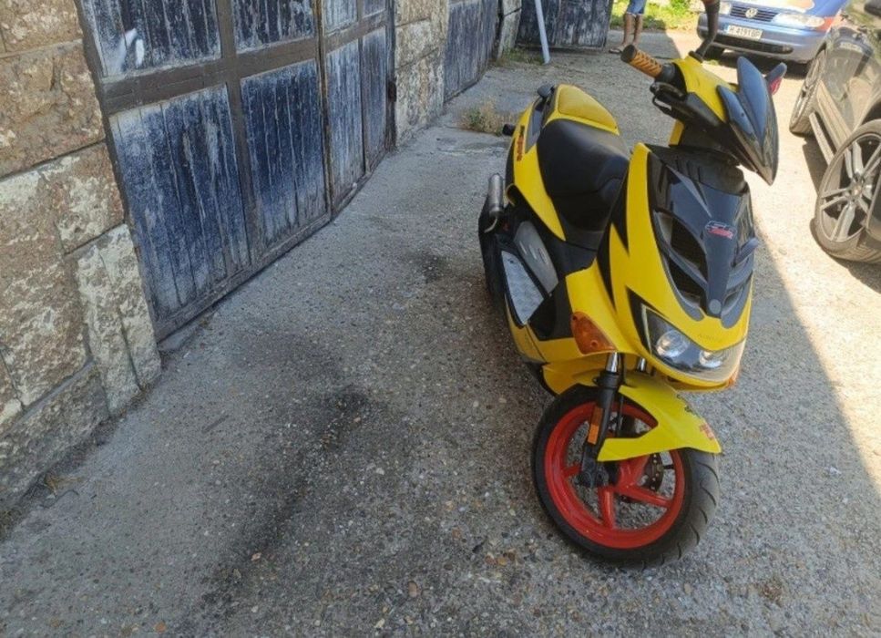 Aprilia sr50 с Документи