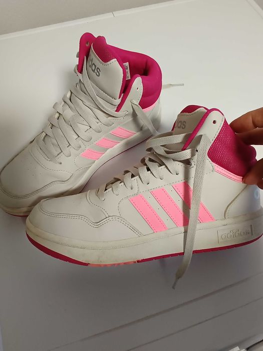 Дамски кецове Адидас, номер 38