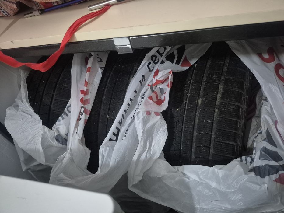 Шины зимные 285/60R18