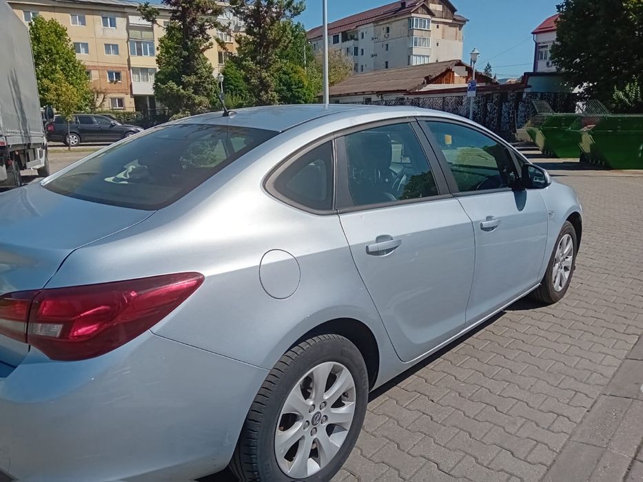 Vand Opel Astra anul fabricatiei 2016