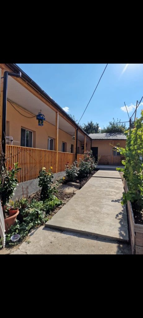 Închiriez apartament 1 cameră la casă