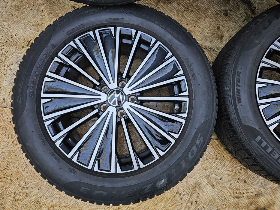 Jante aliaj 18" Bicolore Volkswagen/Skoda cu anvelope iarna 235 55 18