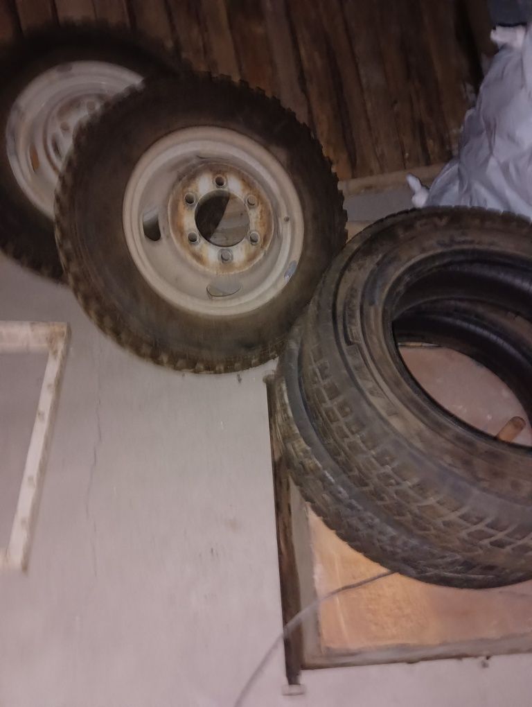 Продам шины R 16. Титановые диски R 20. б\у.
