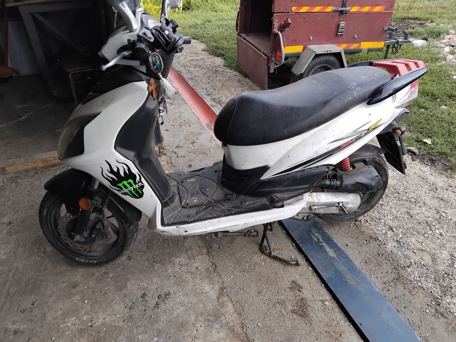 Vand scuter sym jet 4r nu pornește pret 250euro