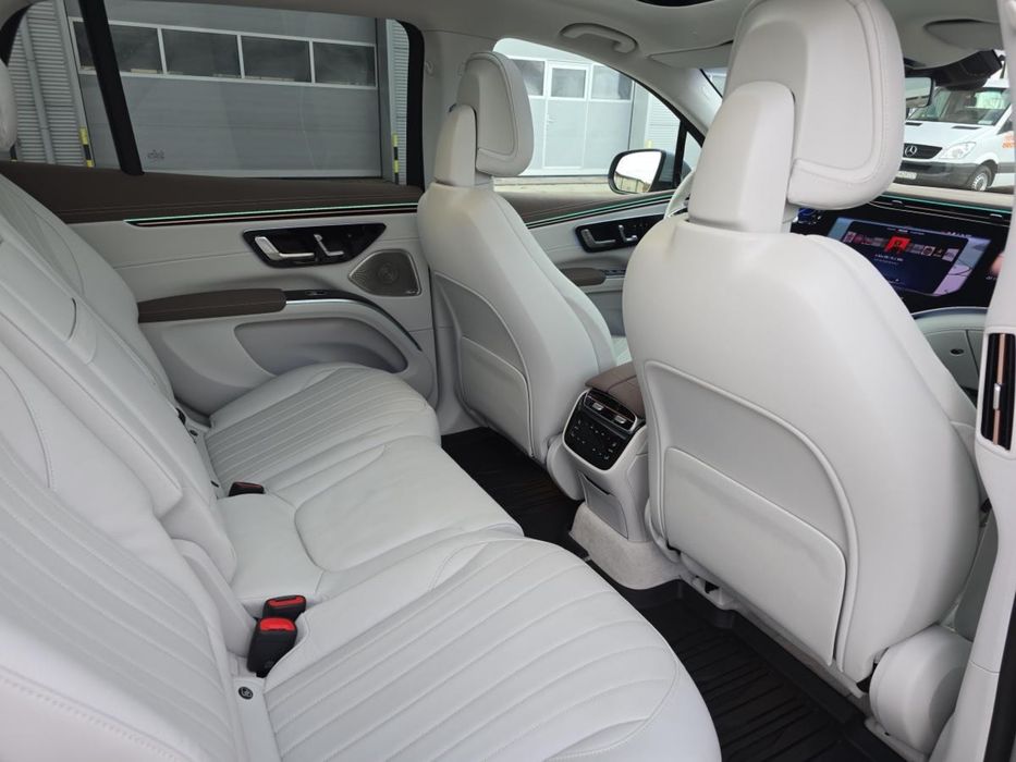 Mercedes EQS SUV
