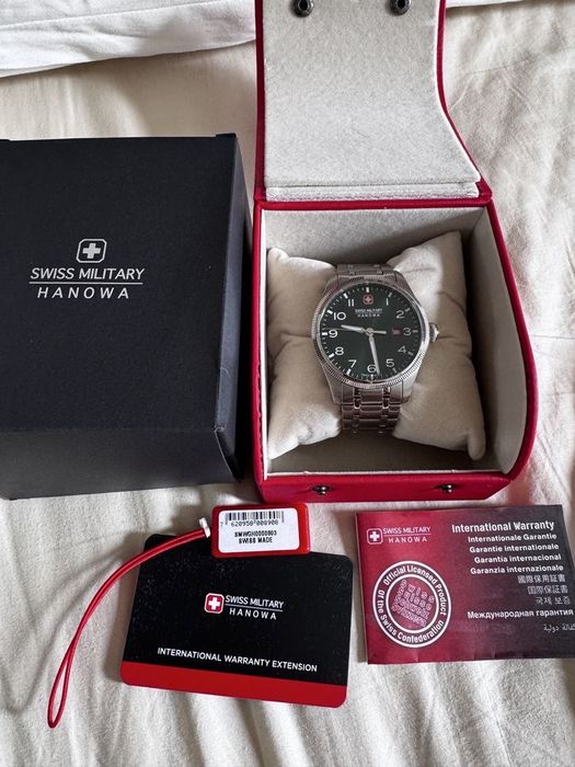 Продам швейцарские часы Swiss Military Hanova