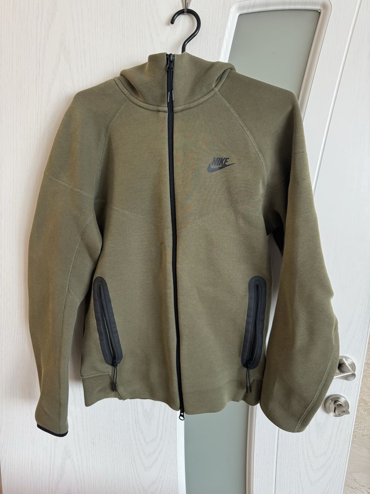 Nike tech fleece  green